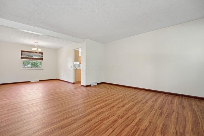 Photo - 1806 Balsamridge Rd