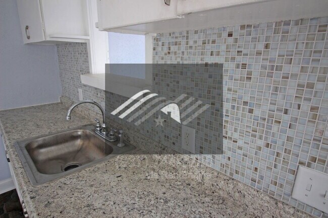 Photo - 78 Notre Dame Ave