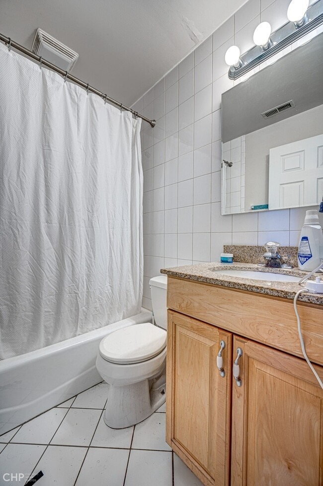 Photo - 1911 W Cortland St Unit 1