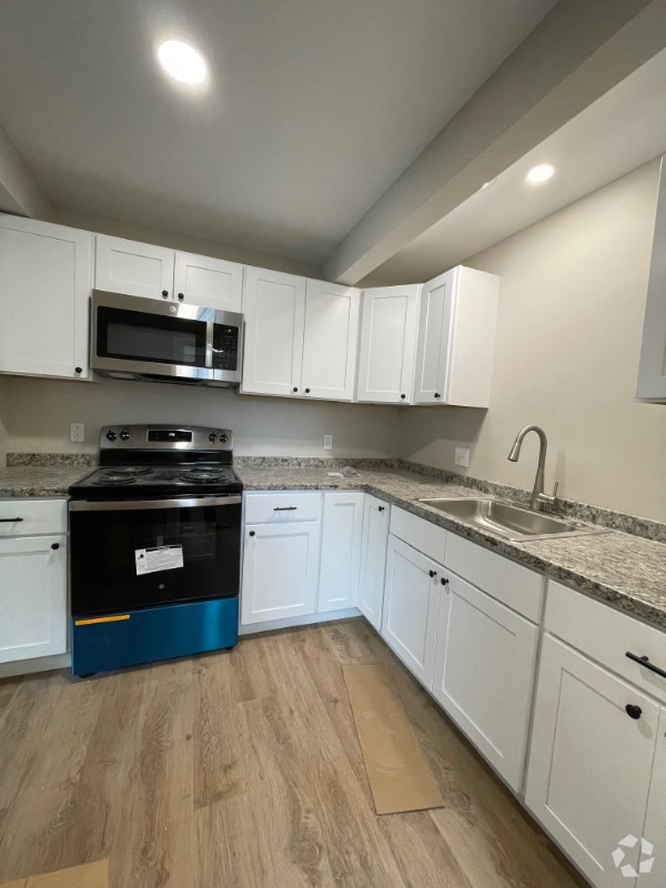 Building Photo - 72 Hungerford Terrace Rental