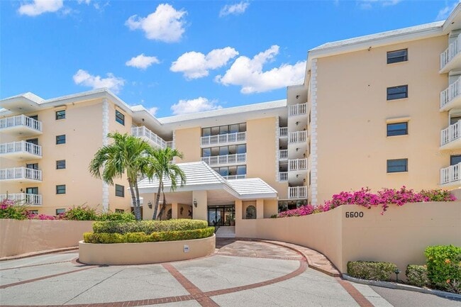 6600 Sunset Way Unit 318