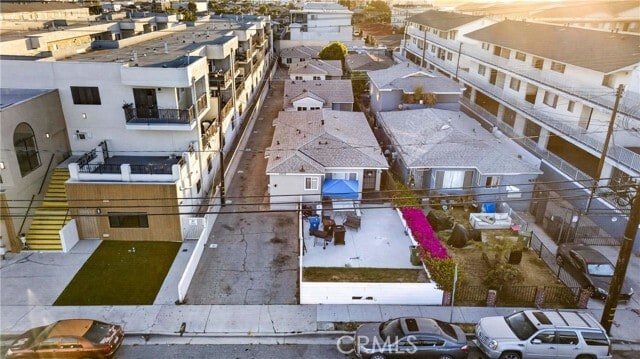 Building Photo - 13717 Yukon Ave