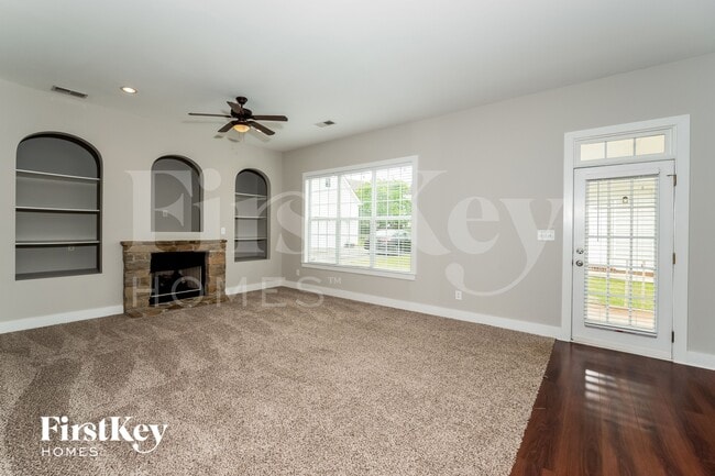 Photo - 4598 Clubview Dr
