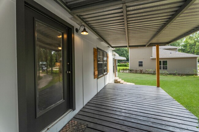 Photo - 601 Dogwood Trail