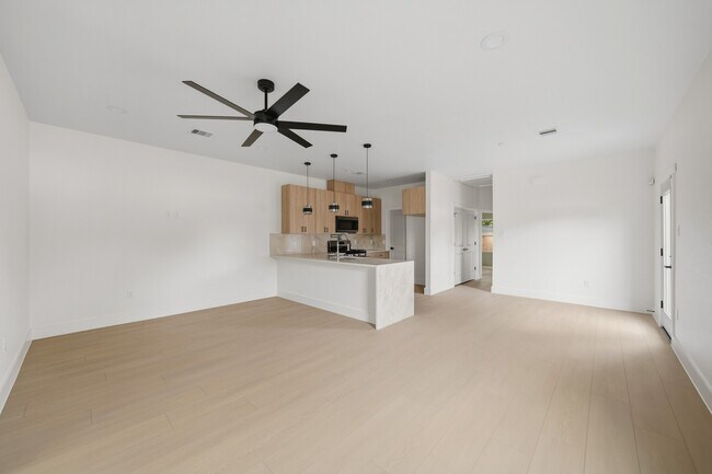 Photo - 4314 Stassen St