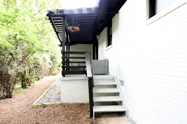 1275 Calhoun Ave