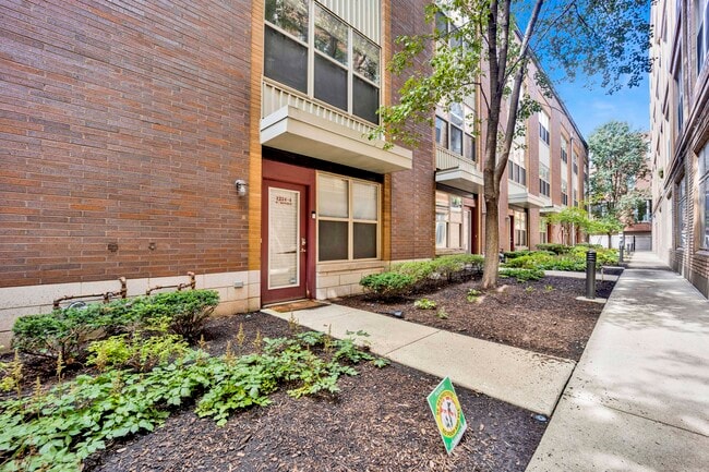 Photo - 1234 W Monroe St