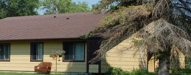 Building Photo - 307 Shiply Ave E Rental