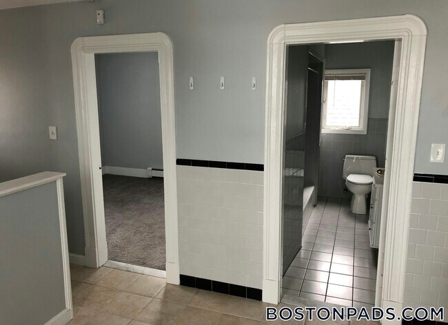 Photo - 477 Meridian St Unit 3