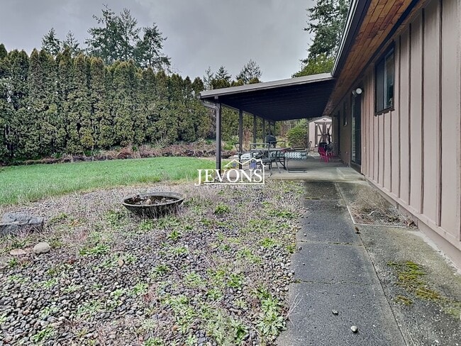 Building Photo - 9222 117th St SW Unit B