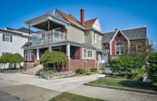 Photo - 134 W Tiffin St