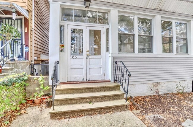 Building Photo - 65 Giles Ave Unit 1 Rental