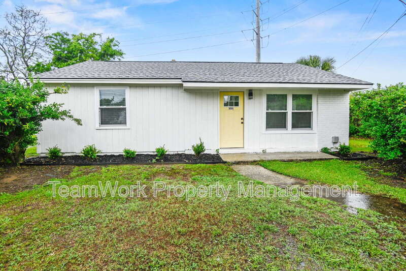Photo - 3006 Azalea Ave