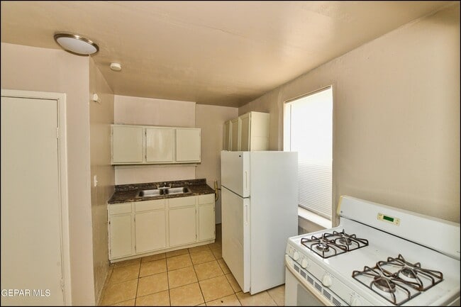 Building Photo - 912 Park St Unit Rear Rental