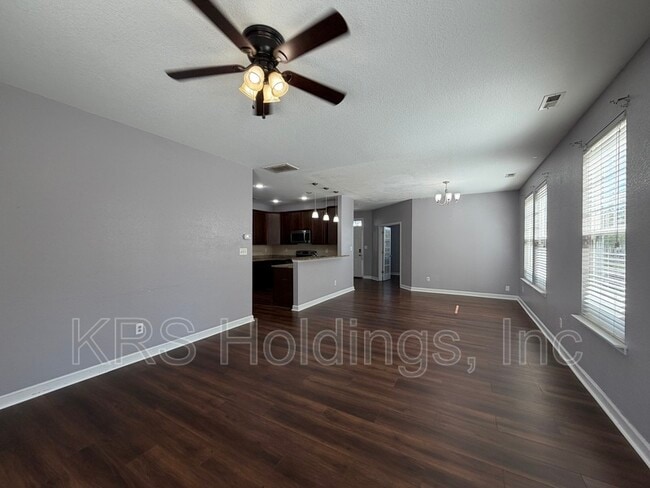 214 Harmony Dr