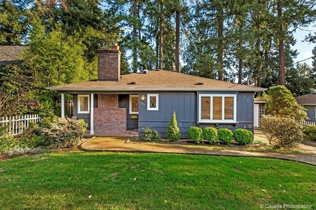 Photo - Beautiful 3B/2B First Addition Area in Lake Oswego