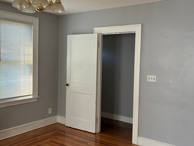 Photo - 257 Sheffield Ave