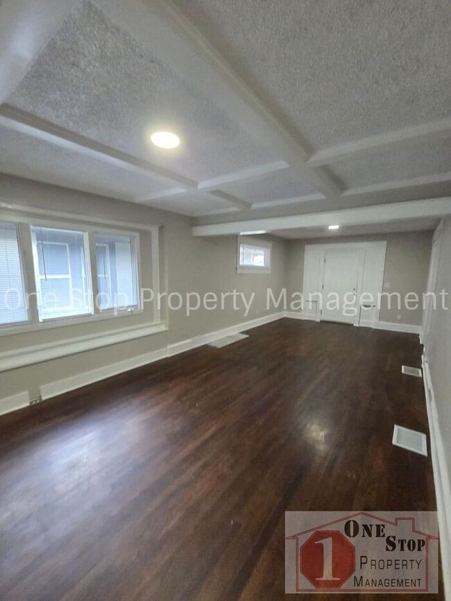 Photo - Beautiful 5 Bedroom 2 Bathroom in Kansas City!