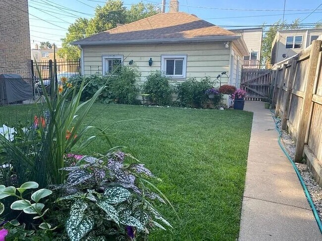 Photo - 5354 W Byron St