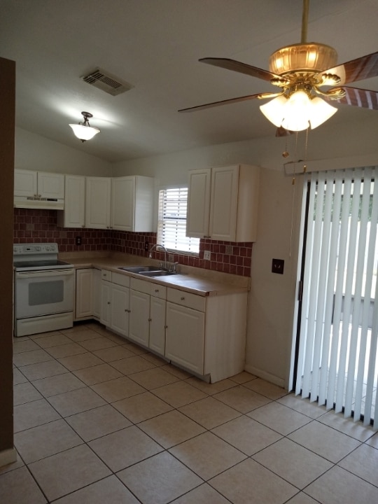 Photo - 658 Dromedary Ct