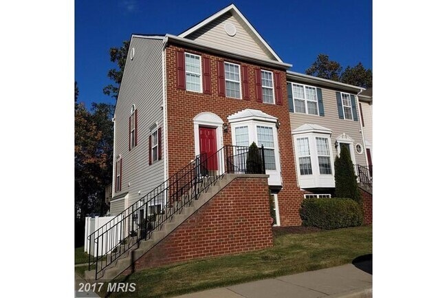 Building Photo - Charming 3-Bedroom Townhome in Glen Burnie...