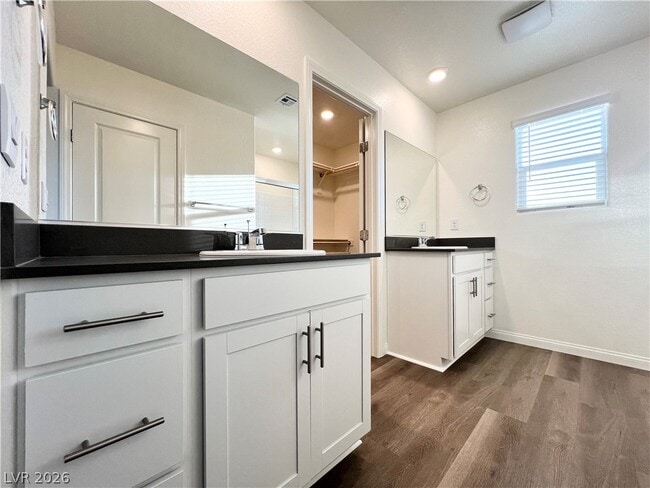 Building Photo - 2625 Dahlia Fls Ave