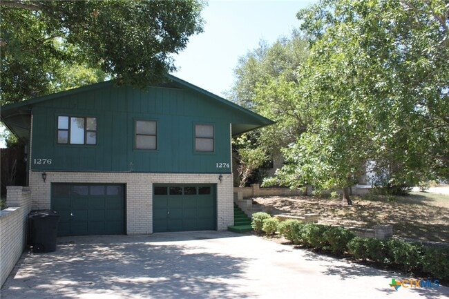 Building Photo - 1274 Hillcrest Dr Rental