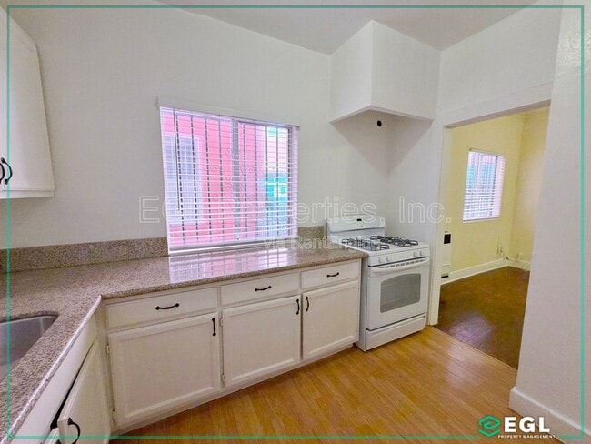 Photo - 144 N New Hampshire Ave Unit 4