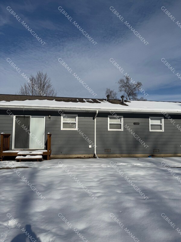 Photo - 1213 N Bridge St House