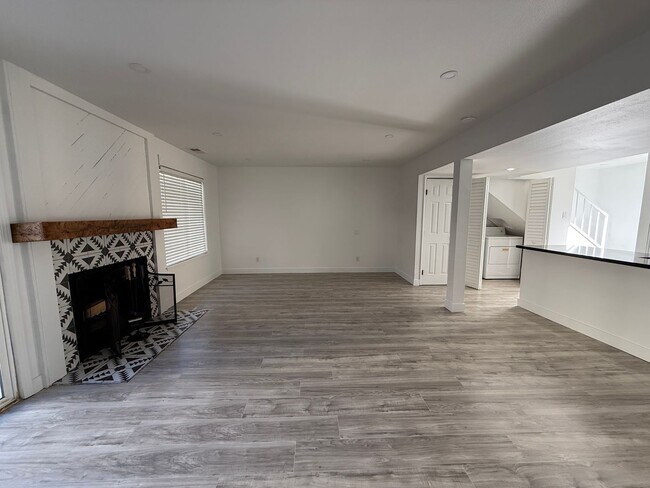 Photo - 1028 Bradley Square