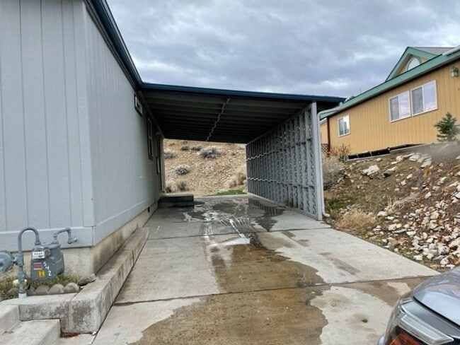 Photo - 273 Miriam Way