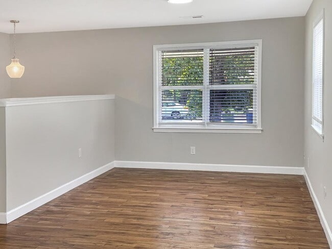 Photo - 120 Eastway Ln