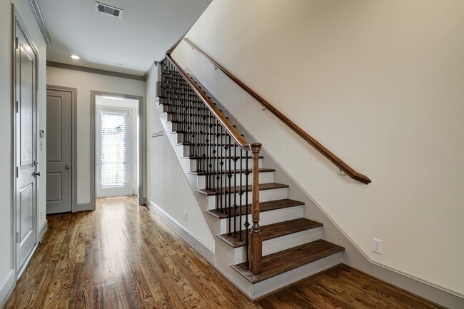 Photo - 4838 Austin St