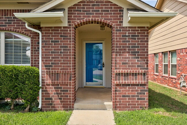 Photo - 2813 Edgemere Dr