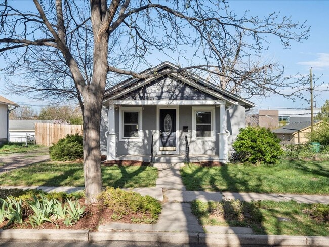 Charming Updated Bungalow near Downtown De... - Charming Updated Bungalow near Downtown De... House