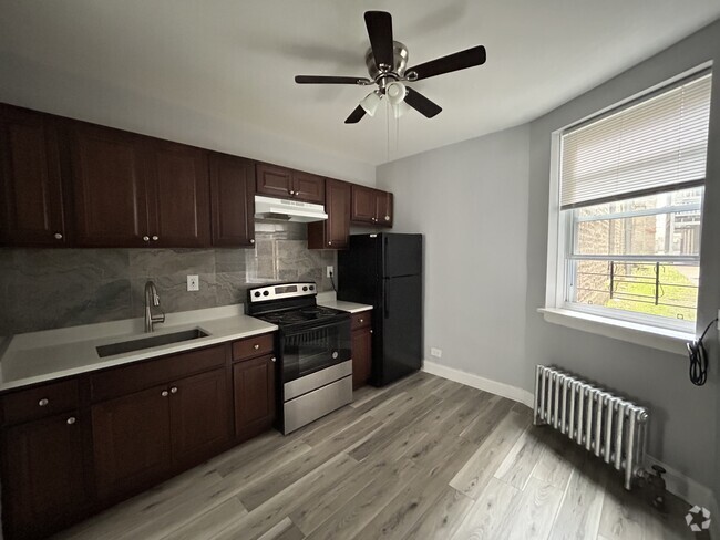 Building Photo - 6956 N Ashland Ave Rental