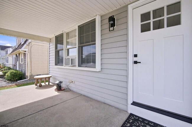 Photo - 526 Lafayette Blvd