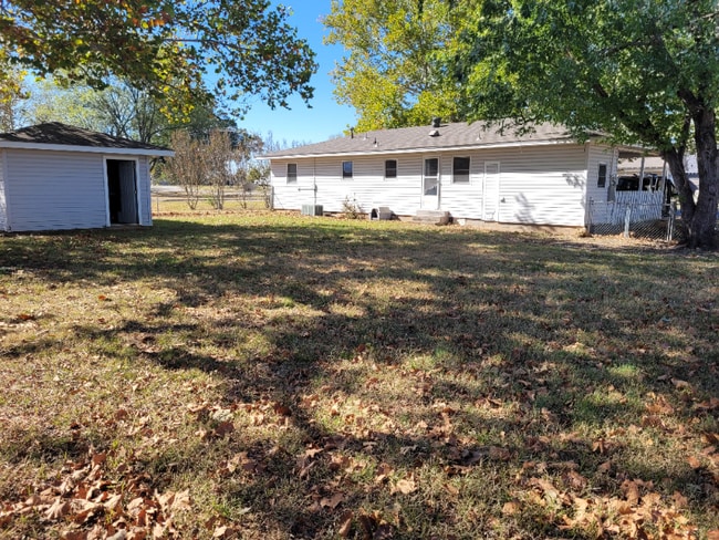 Photo - 704 Strozier Ln