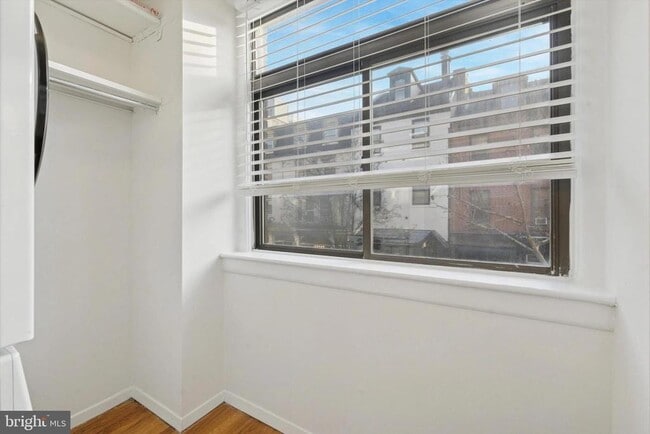 Photo - 319 S 10th St Unidad 232