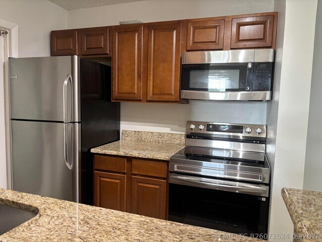 Building Photo - 6200 NE 22nd Way Unit 301