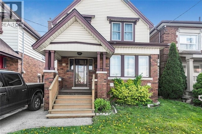 Photo - 114 Weir St N