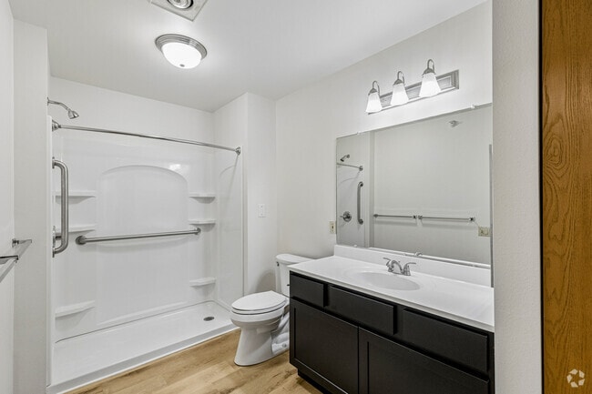 2BR, 1BA - 898SF - Bathroom