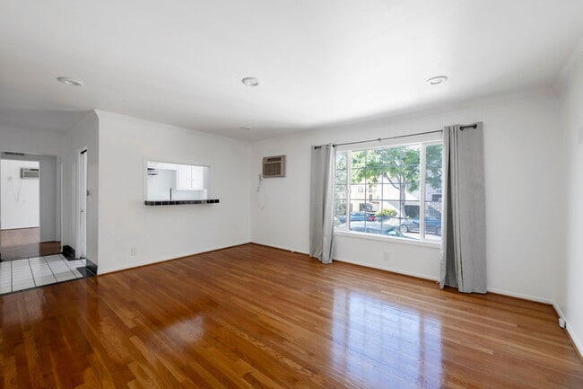 Photo - 1008 N Stanley Ave Unit 1