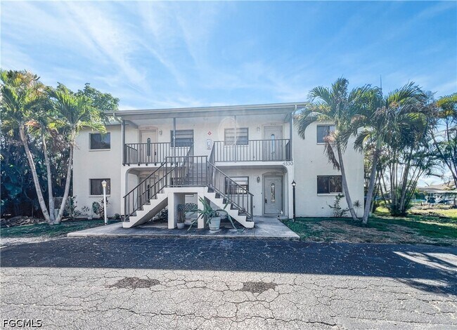 Photo - 4530 SW 10th Ave Unit 102