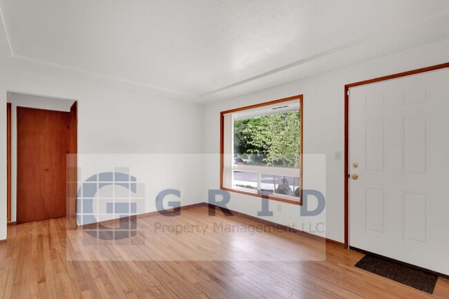 Building Photo - One Bedroom Apartment Available - Montavil... Unit 7616