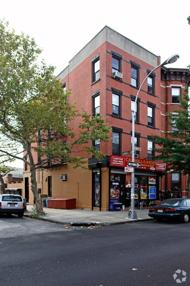Photo - 308 Carroll St