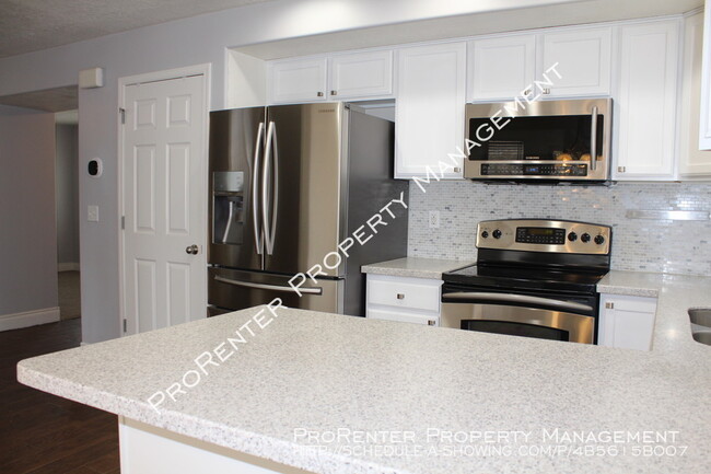 Photo - Spacious 4 Bed, 3.5 Bath Clinton Home