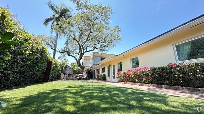 Building Photo - 919 SW 7th St Rental