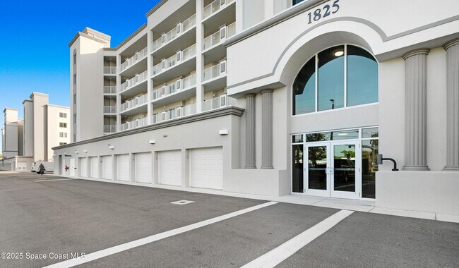 Photo - 1825 Riverside Dr Unit 204