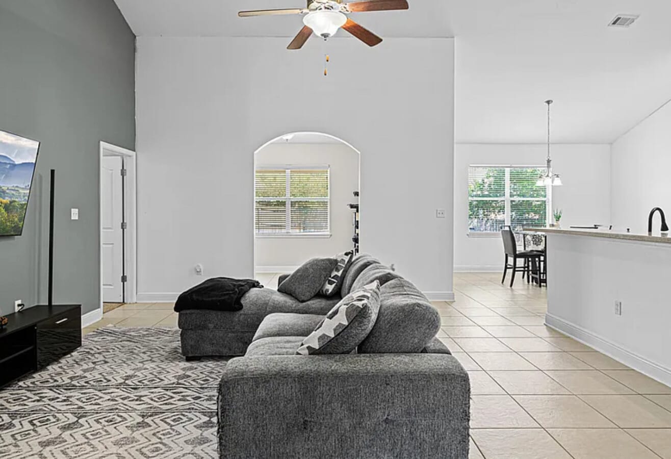 Photo - 134 Crab Apple Ave